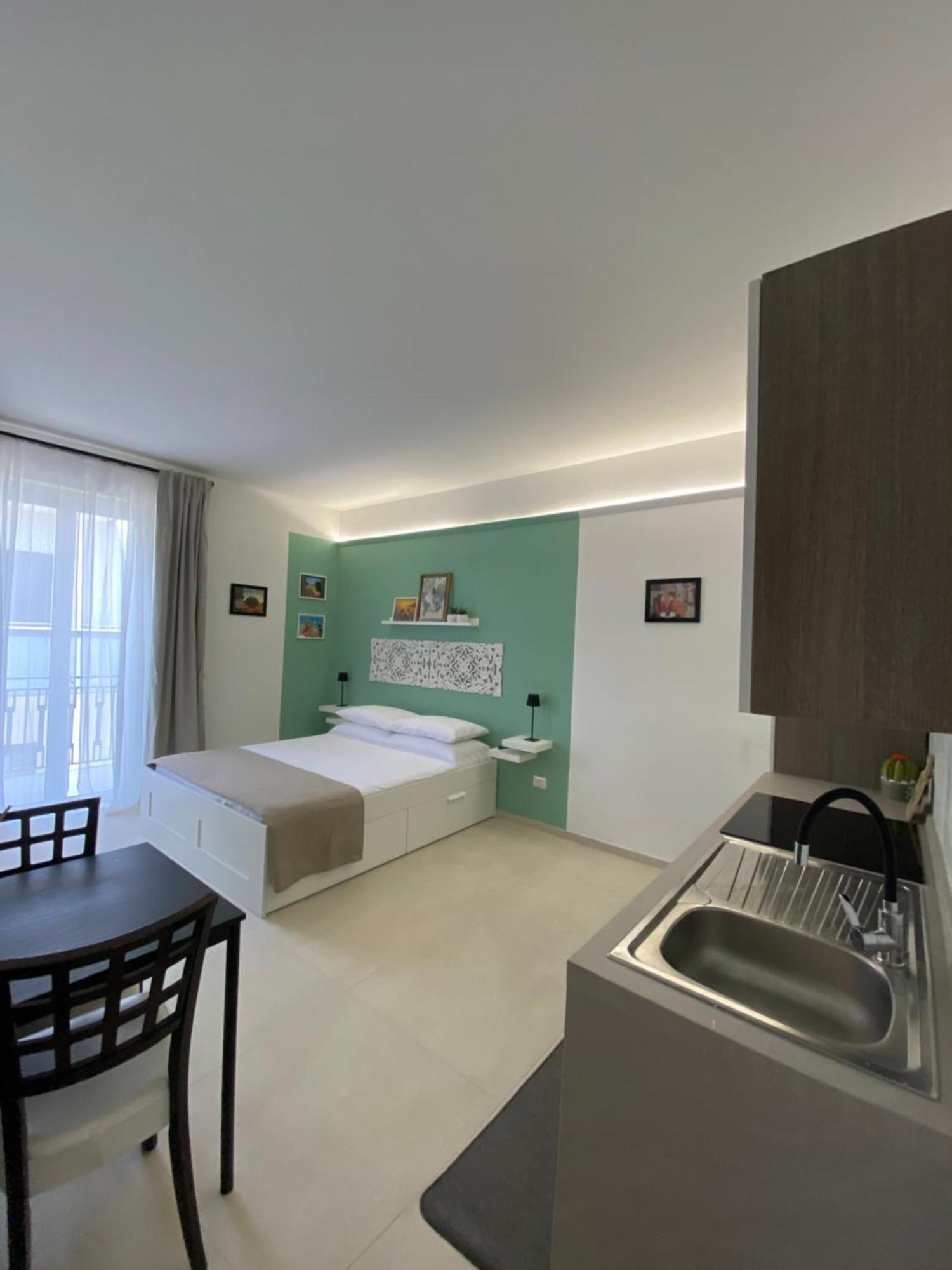 Le Buguse Suite Apartment Лече Екстериор снимка