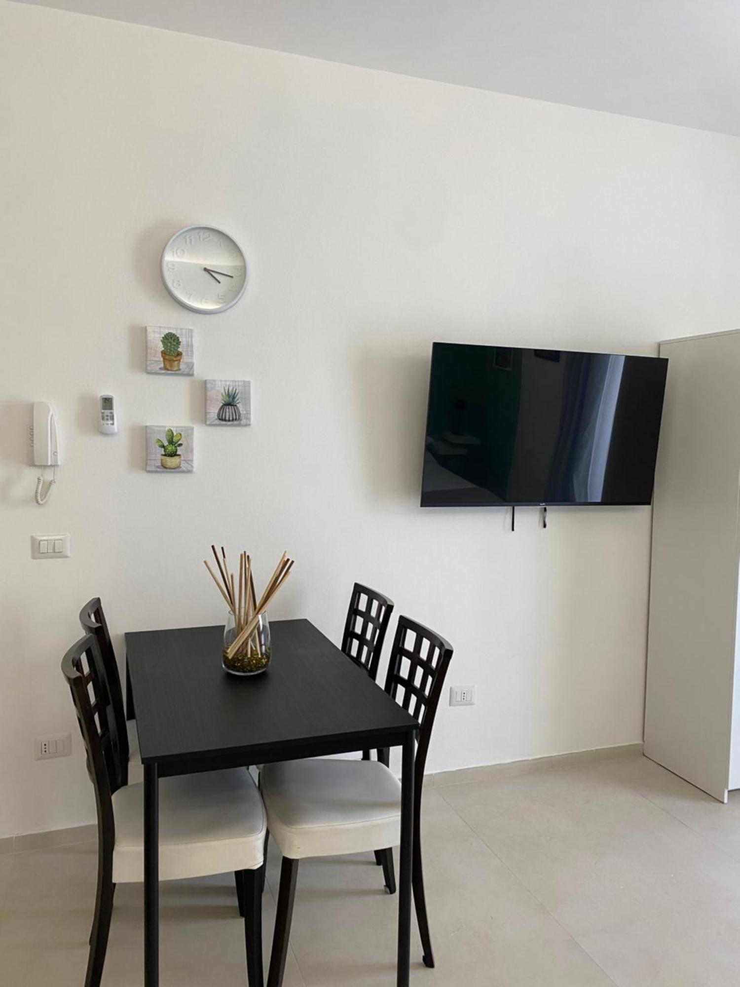 Le Buguse Suite Apartment Лече Екстериор снимка